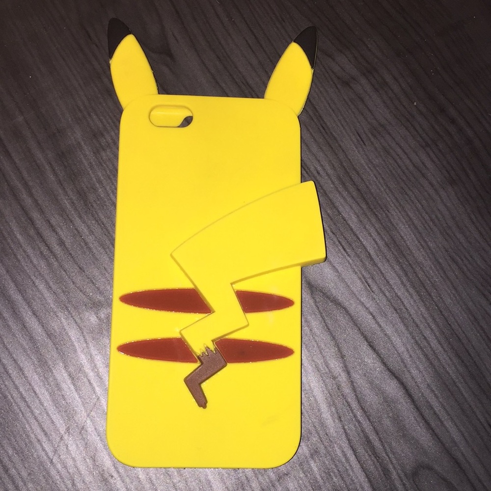 Hot Topic Pikachu phone case, used twice.